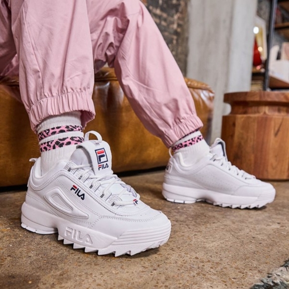 Womens Fila Disruptor 2 Premium Athletic Shoe - White Size 6 - Picture 2 of 8